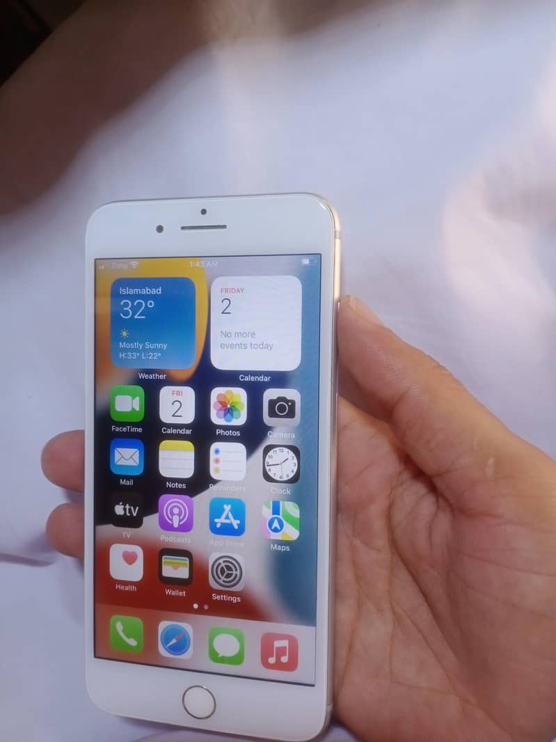 Apple iPhone 7 Plus 6