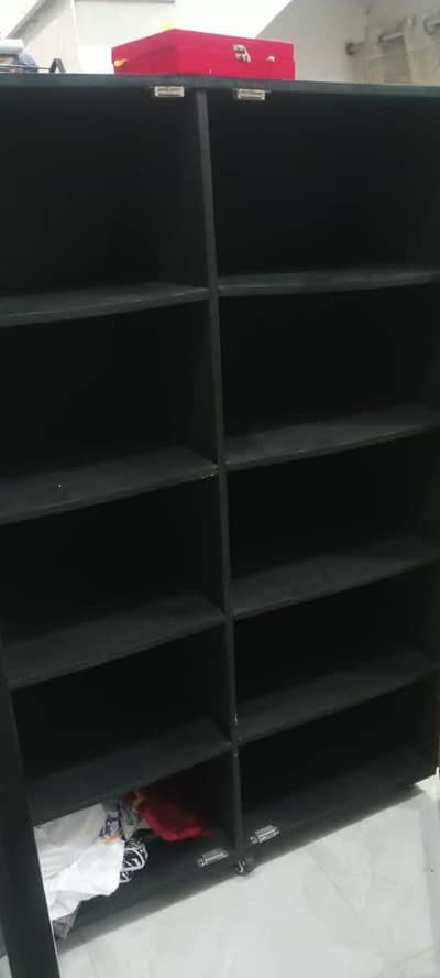 black almari