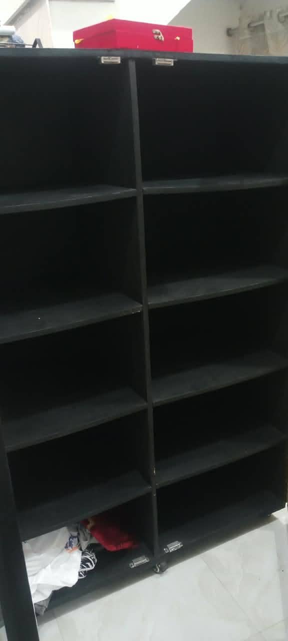 black almari 0