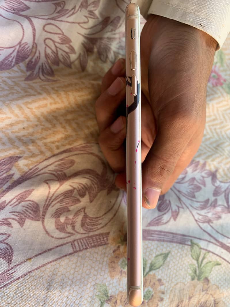 Apple iPhone 8 Plus 3