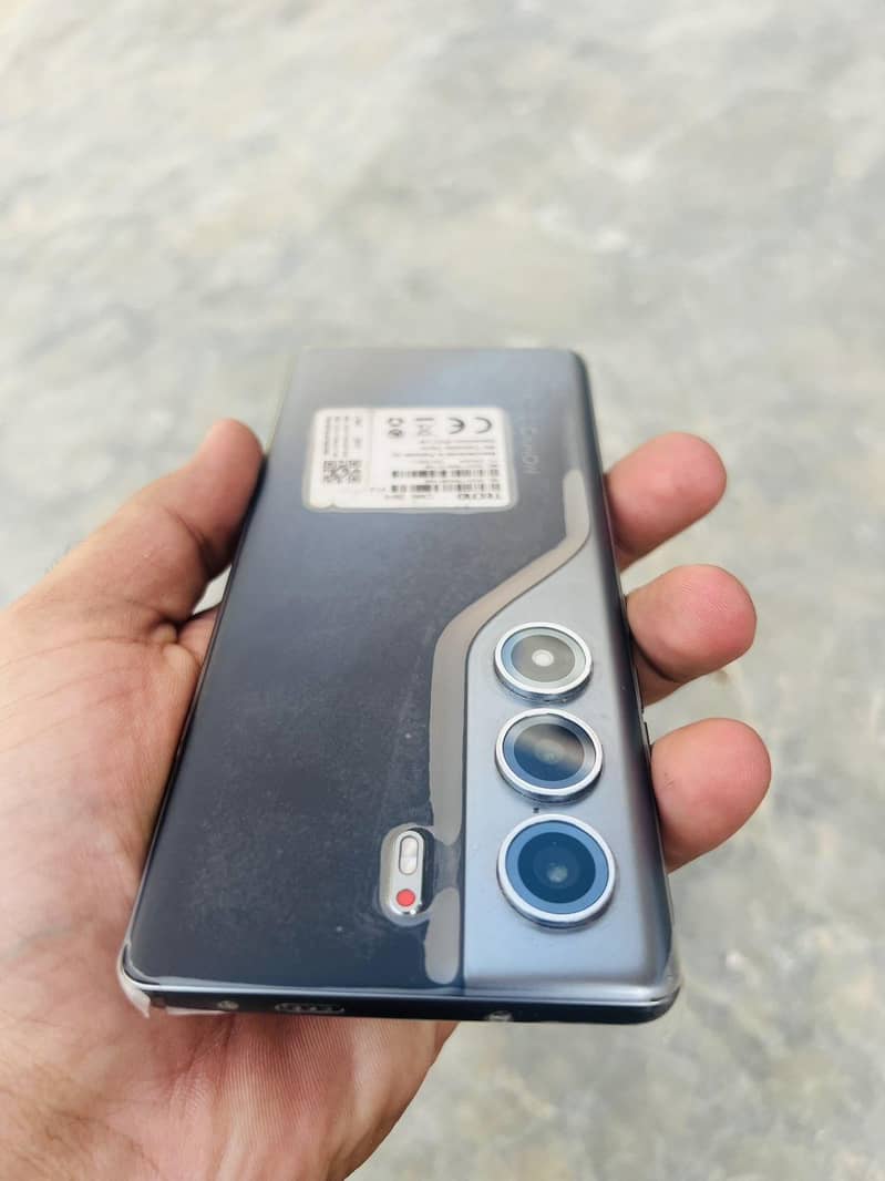 TECHNO CAMON 40 PRO 2