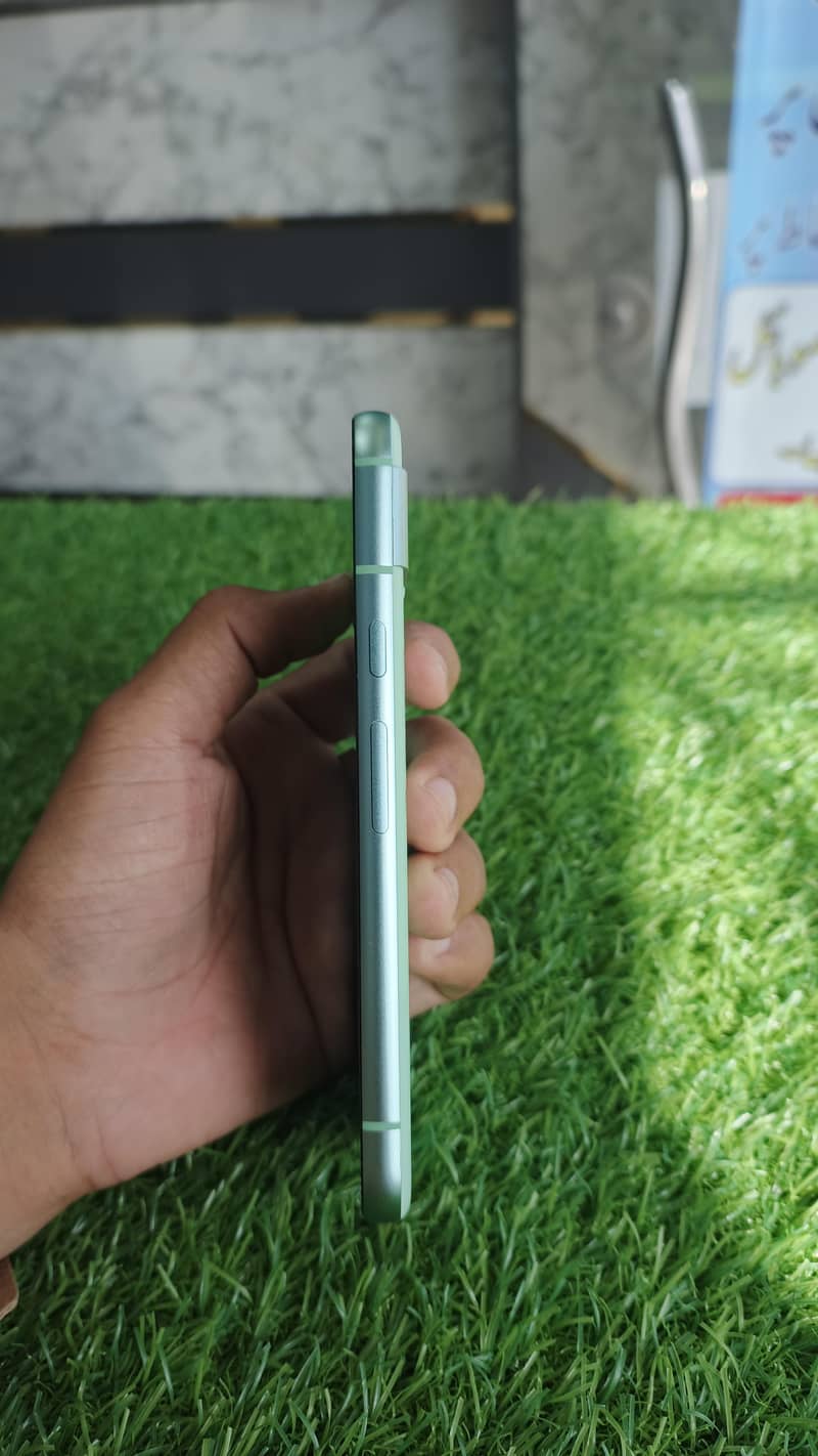 Google Pixel 8a 4