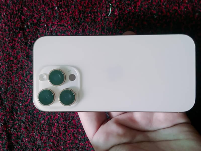 Apple iPhone 16 Pro Max 6