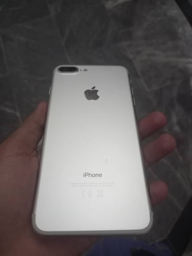 Apple iPhone 7 Plus 3