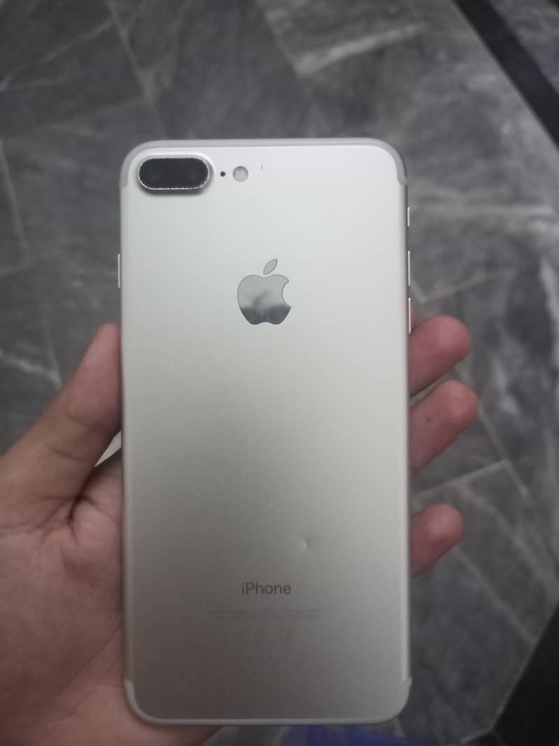 Apple iPhone 7 Plus 5