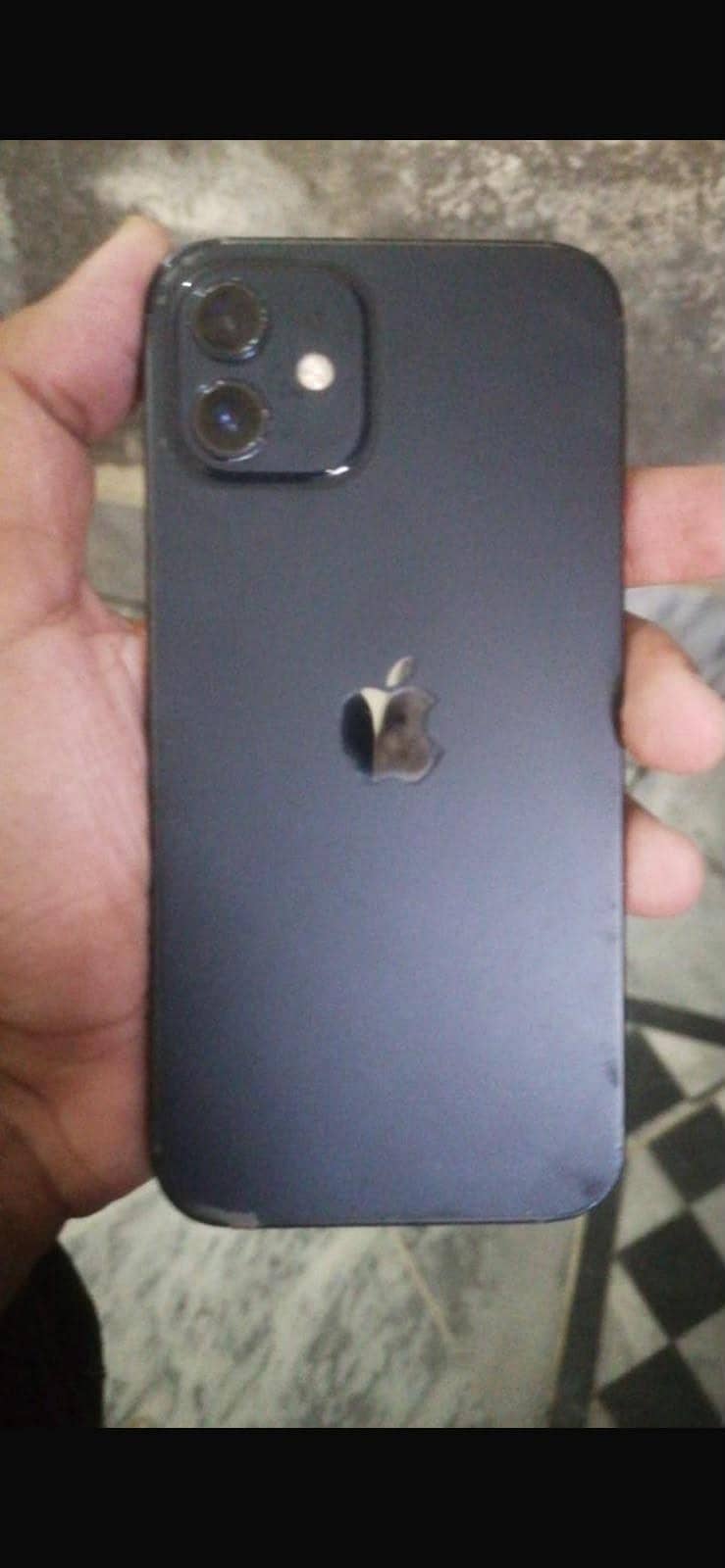 Apple iPhone 12 1