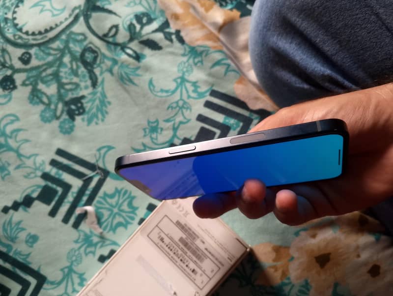 Apple iPhone 13 3