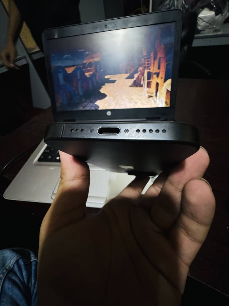 Apple iPhone 15 Pro 8