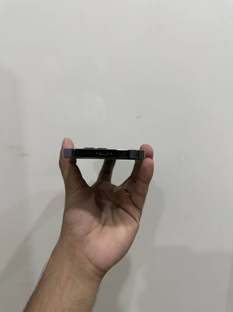 Apple iPhone 14 Pro Max 2
