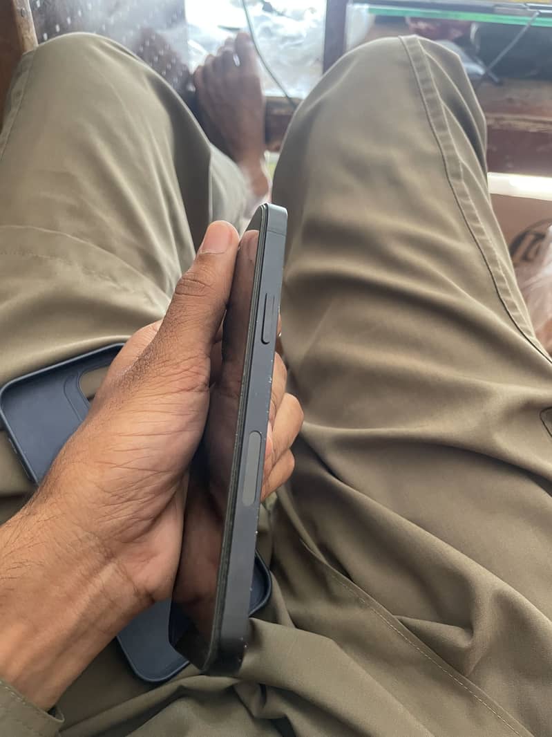 Apple iPhone 12 5