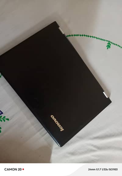 lenovo yoga 200 4 bg ram 500 SD hard sat chargar janian