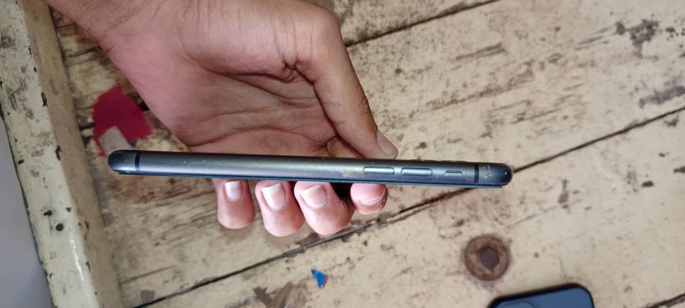 Apple iPhone 11 1