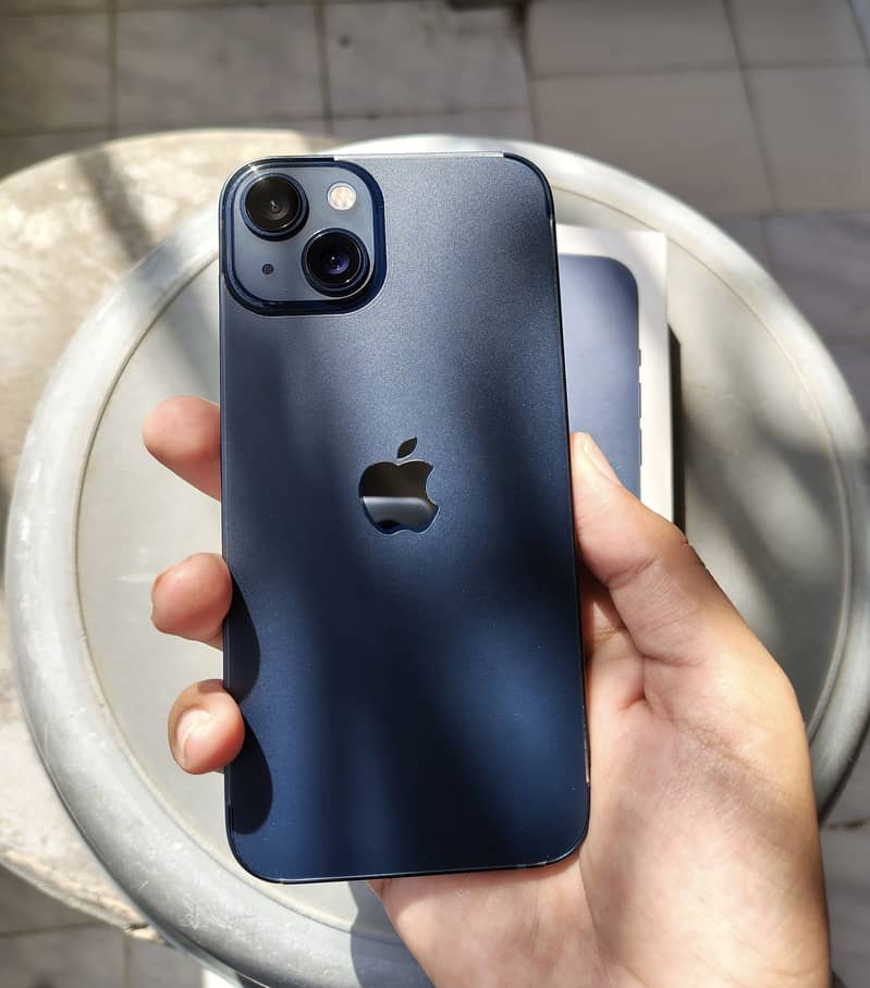Apple iPhone 13 5