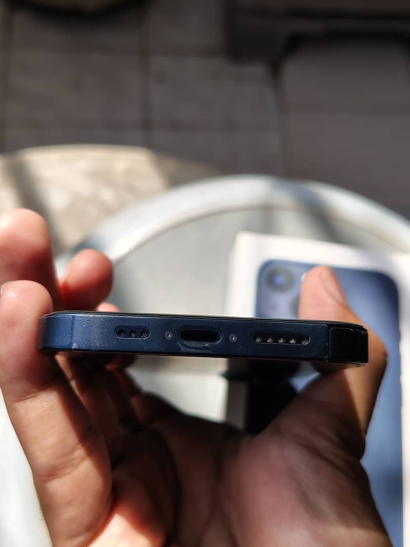 Apple iPhone 13 7
