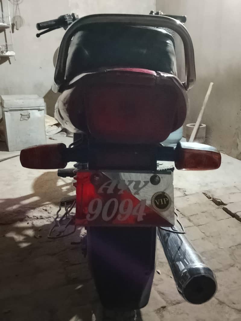 United 100d 4