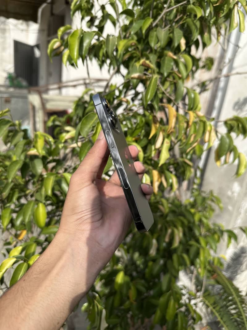 Apple iPhone 13 Pro 4