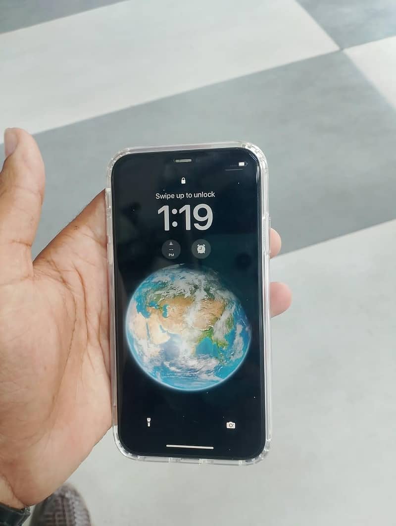 Apple iPhone 11 0