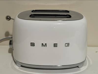 SMEG TOASTER 2 SLICE LATEST MODEL LIKE NEW CONDITION