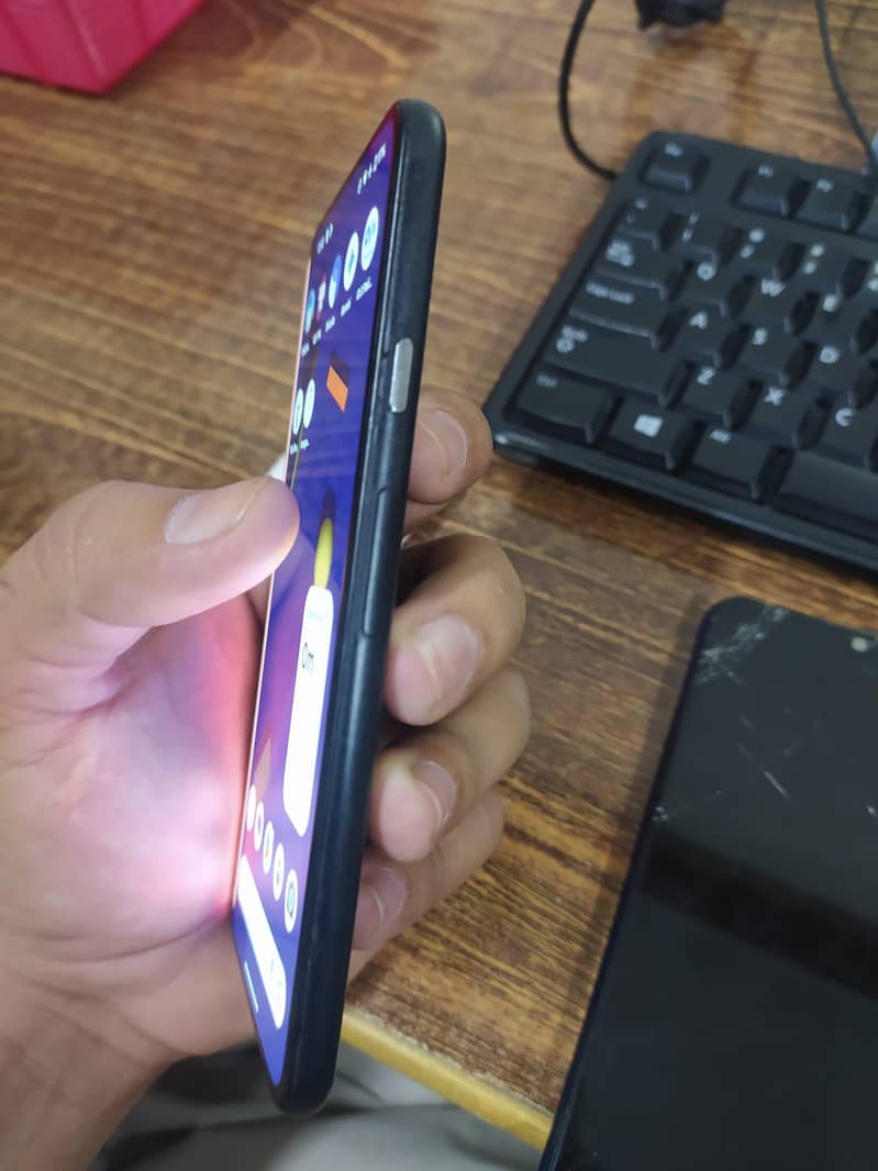 Google Pixel 5 4