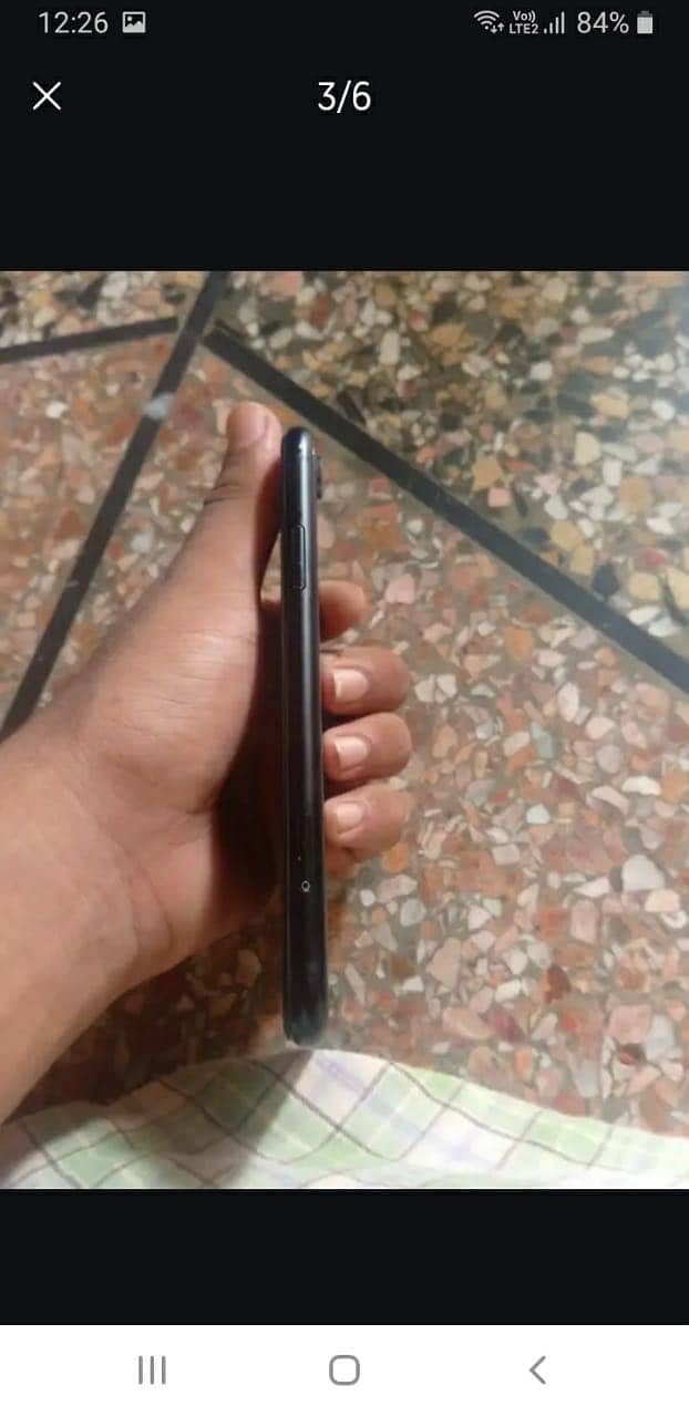 iPhone XR 4