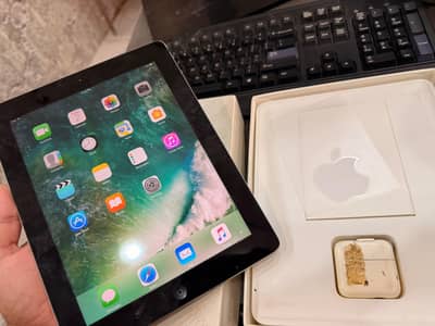 IPad 4th Generation|9.7" Retina Display|9/10ConditionwithFull Box