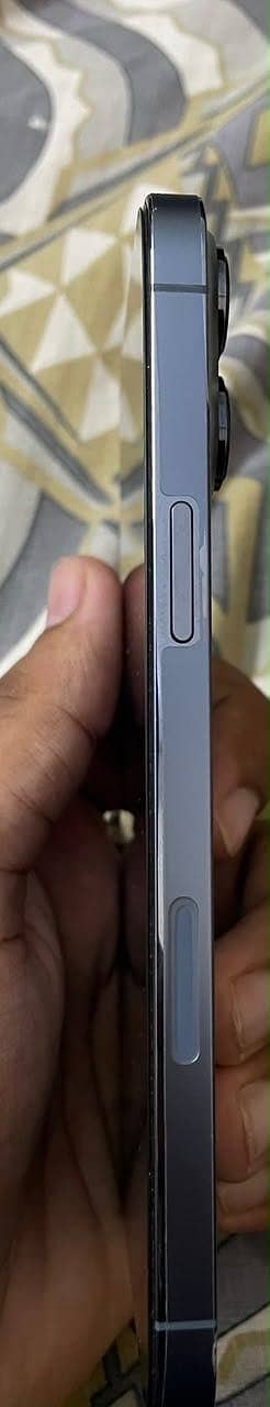 Apple iPhone 13 Pro Max 4