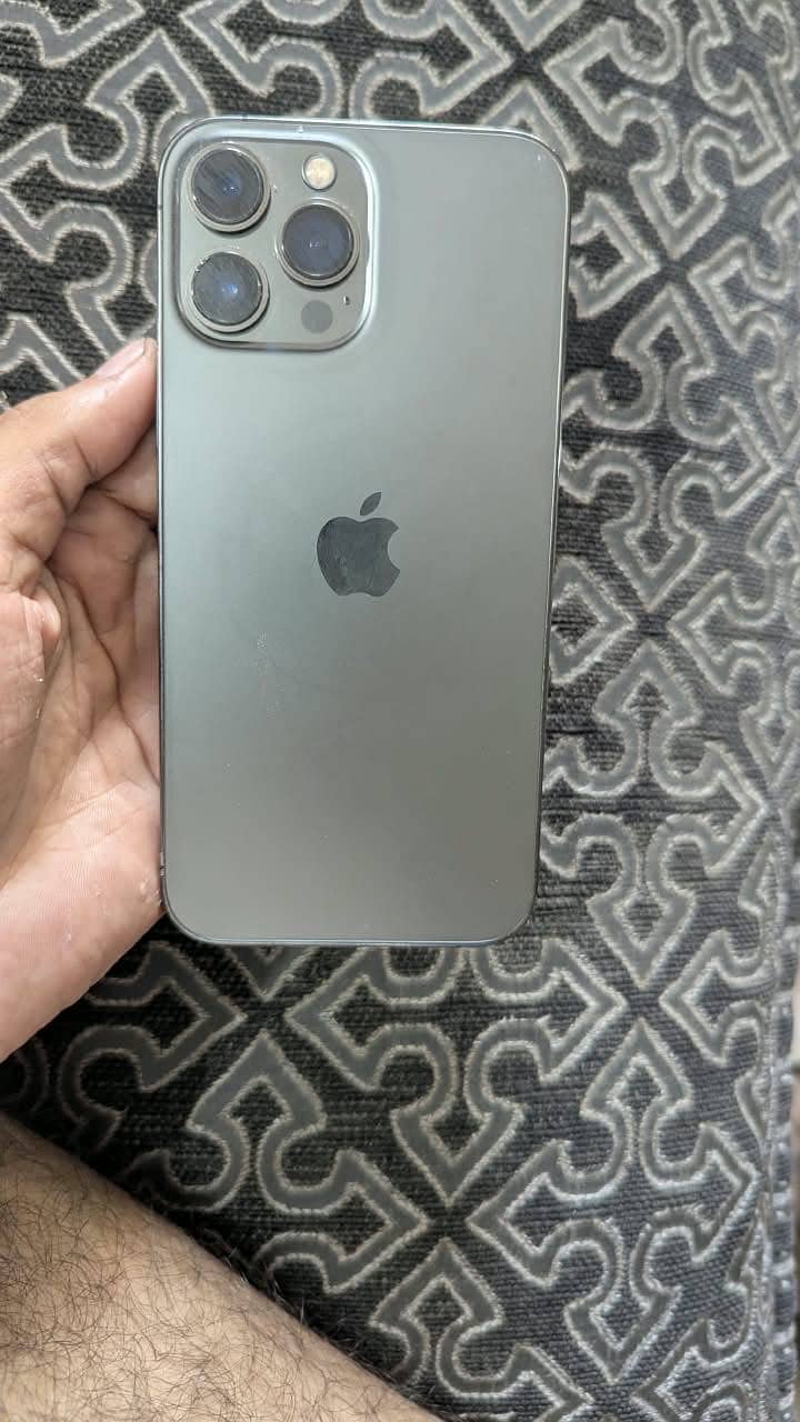 Apple iPhone 13 Pro Max 1