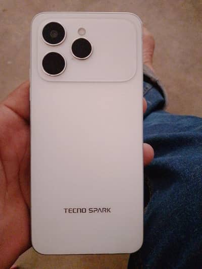 Tecno Spark 40c . 6 128 .