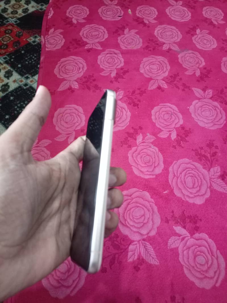 Google Pixel 8 2