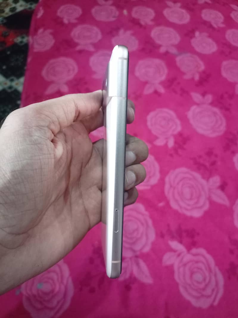 Google Pixel 8 5