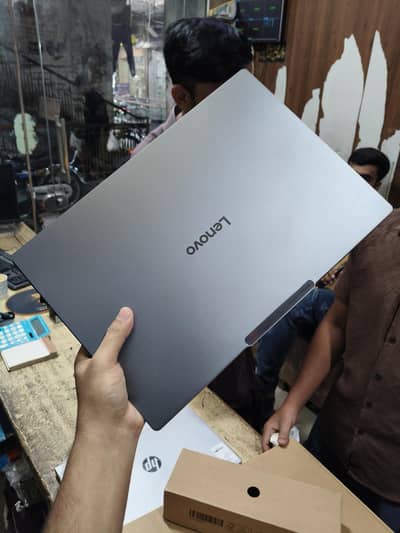 Lenovo yoga 9 pro ultra 9 285H with RTX 5050