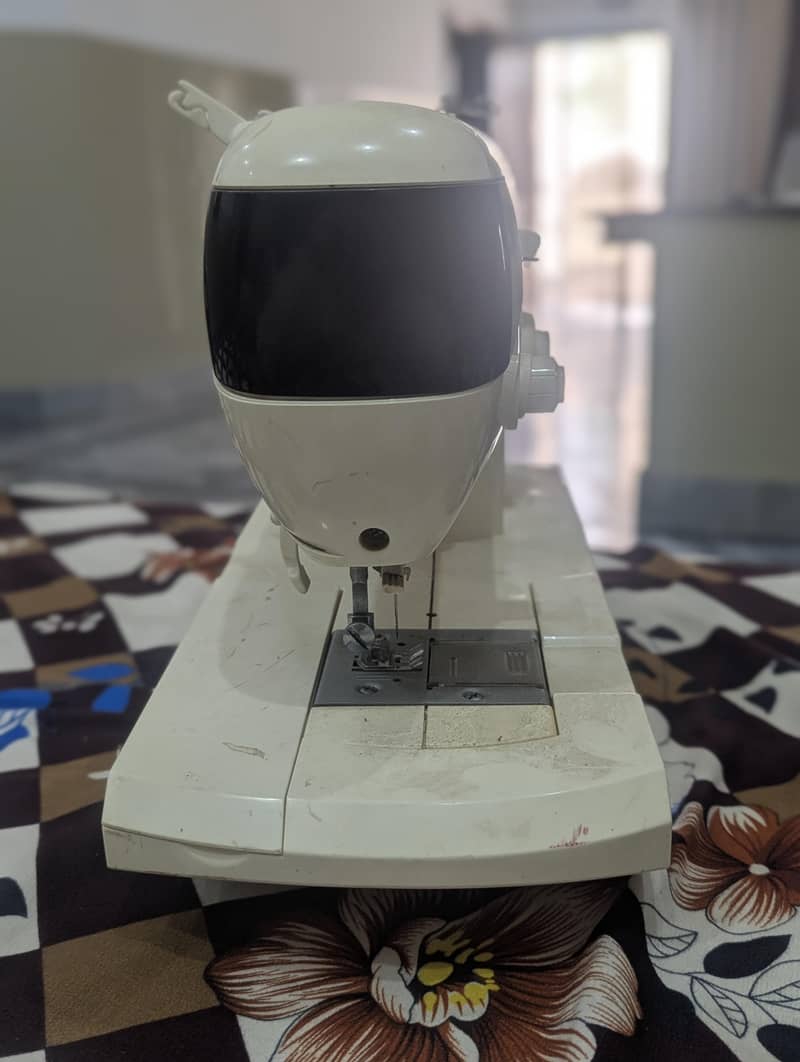 Model singer 2732 1