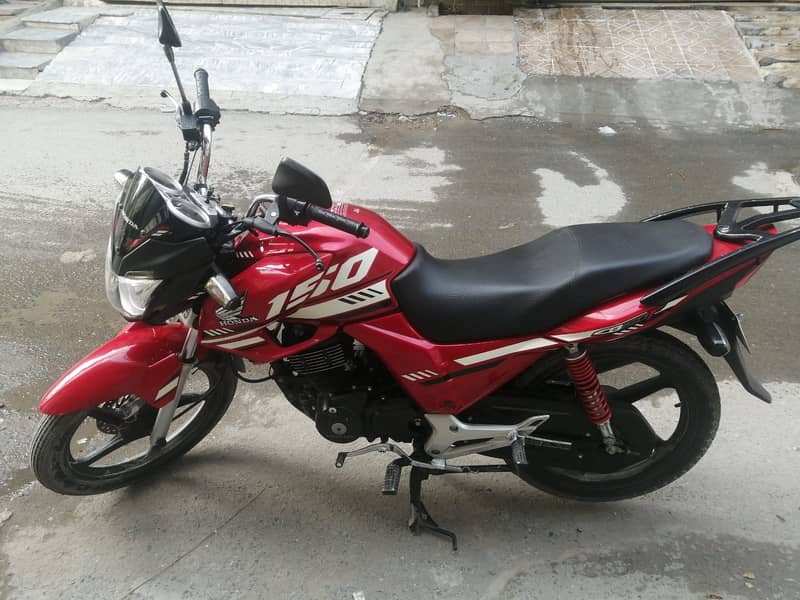 Honda CB150F 1