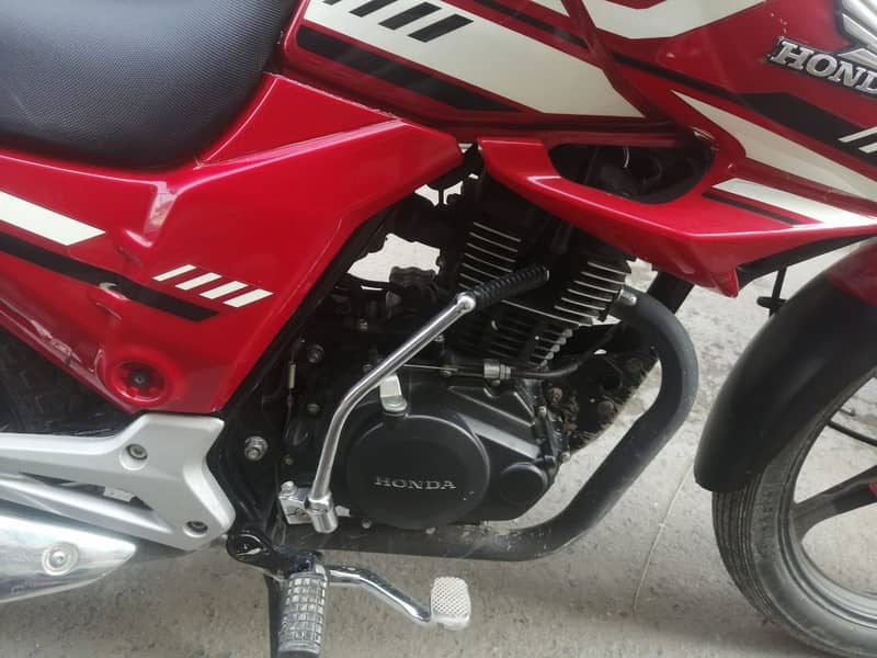 Honda CB150F 2