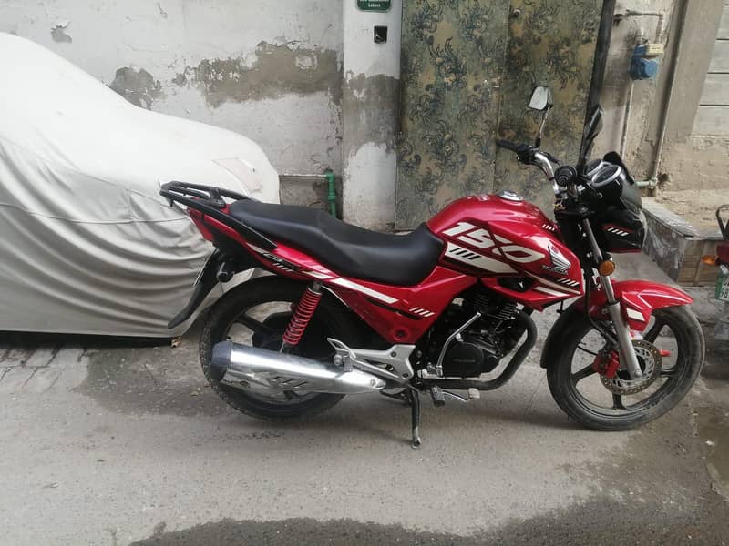 Honda CB150F 6