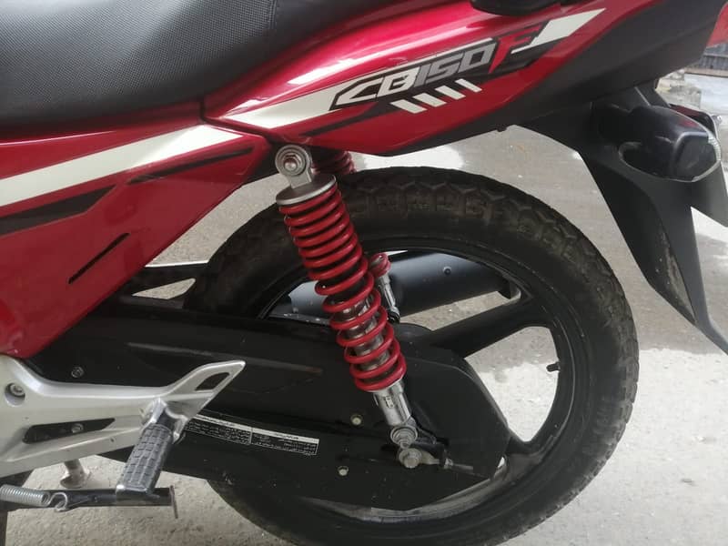 Honda CB150F 7