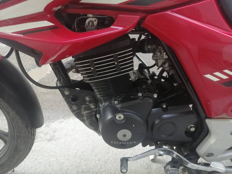 Honda CB150F 8