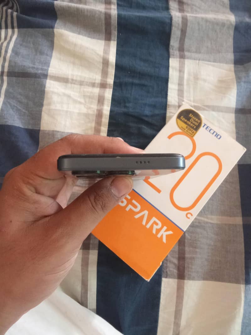 Tecno Spark 20C 4
