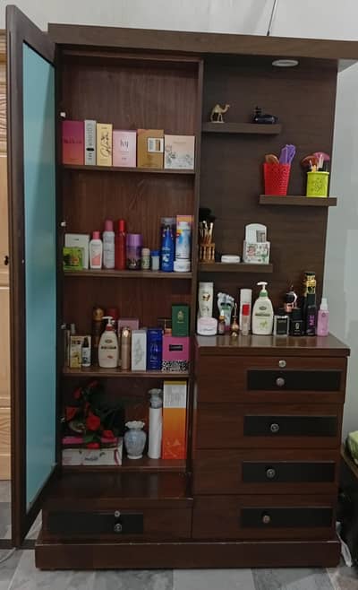 Dressing table