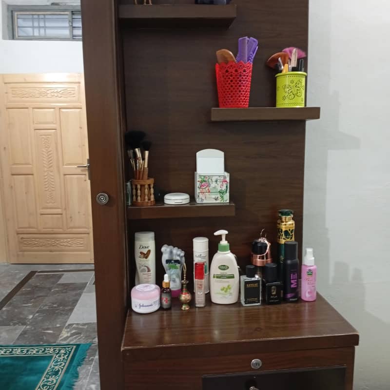 Modern dark walnut dressing table with full length mirror. 5