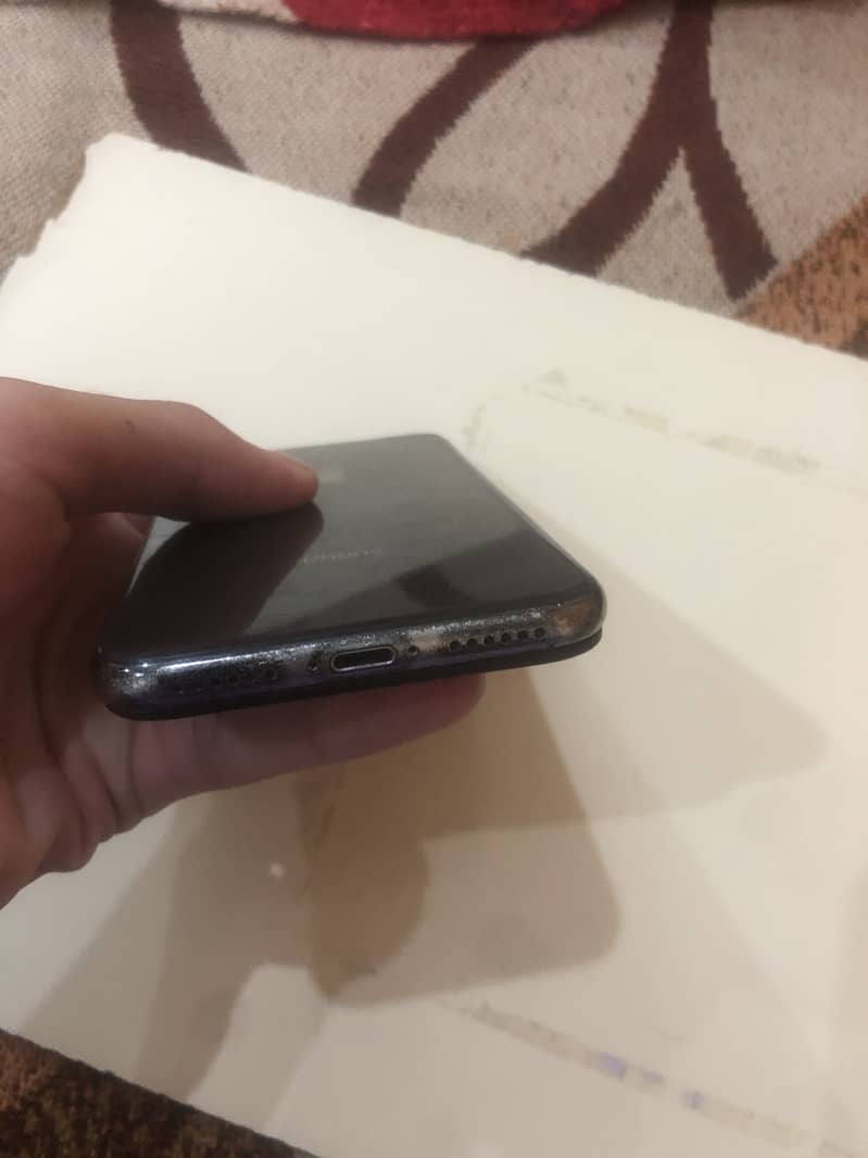 Apple iPhone X 3