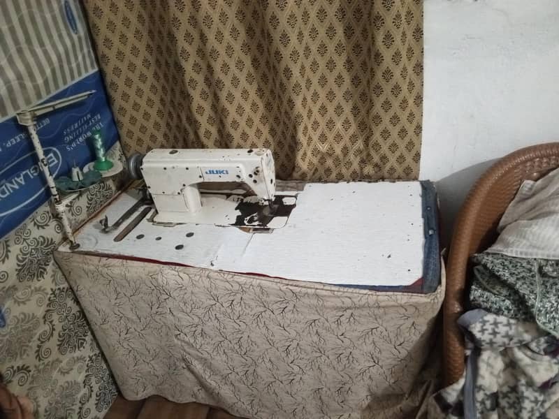 ompany Sewing Machine – Good Condition 0