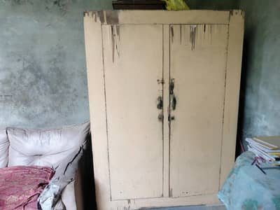 second hand almirah made by wood and chipboard eight drawers