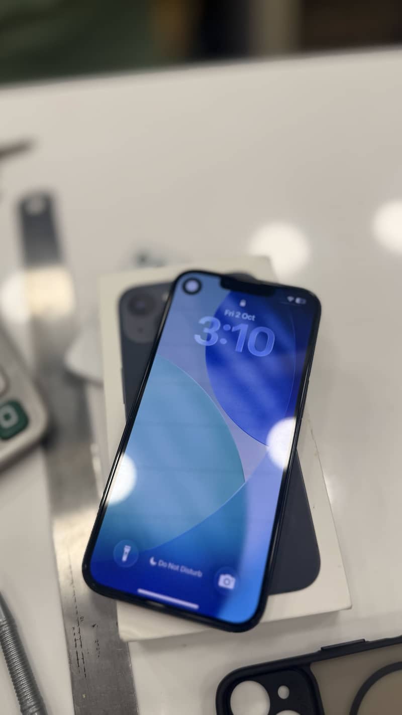 Apple iPhone 13 0