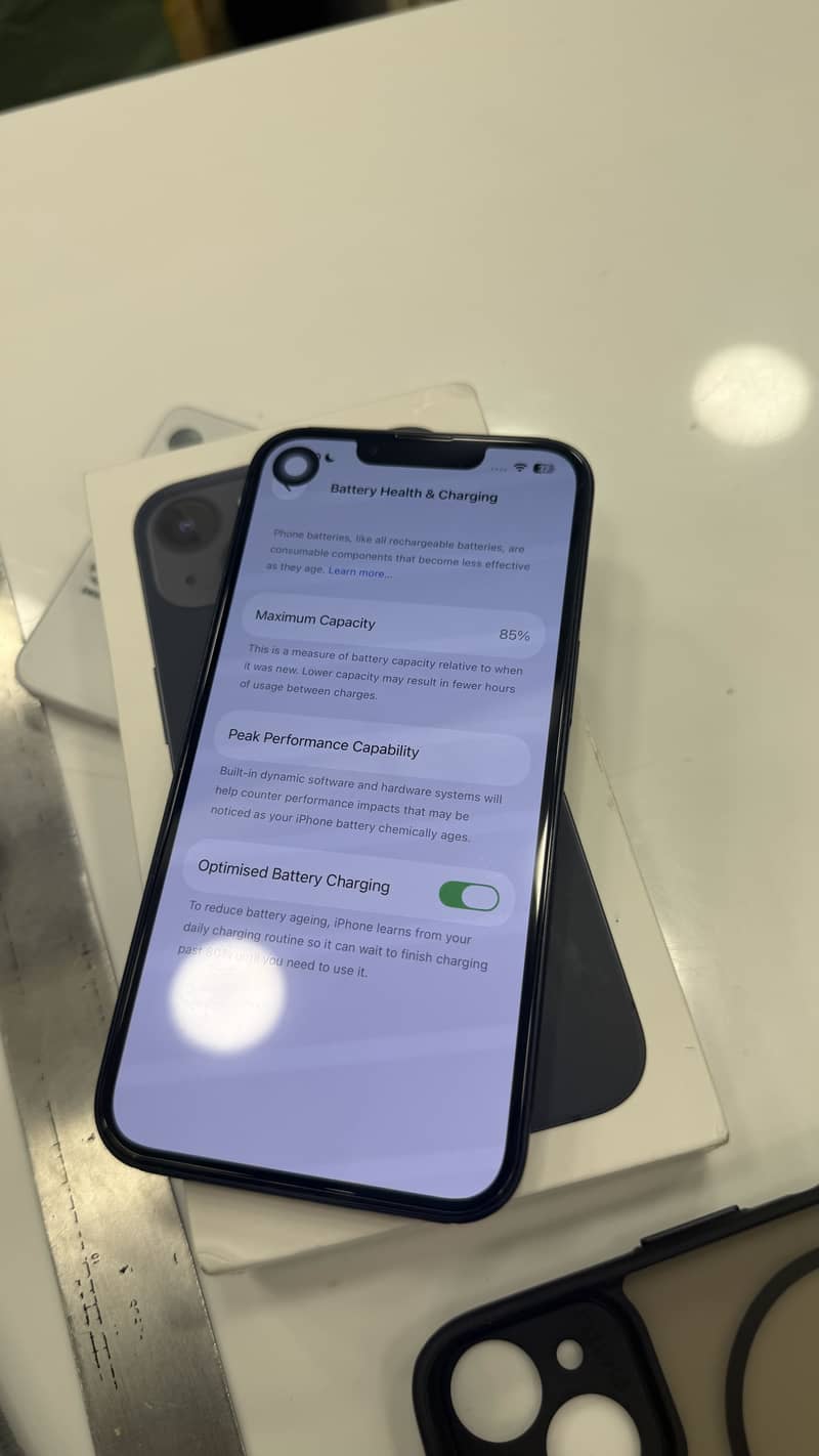 Apple iPhone 13 1