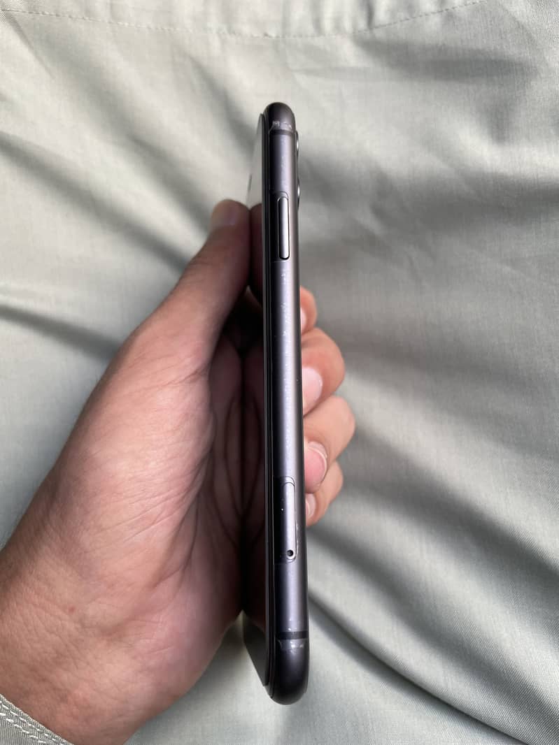 Apple iPhone 11 5