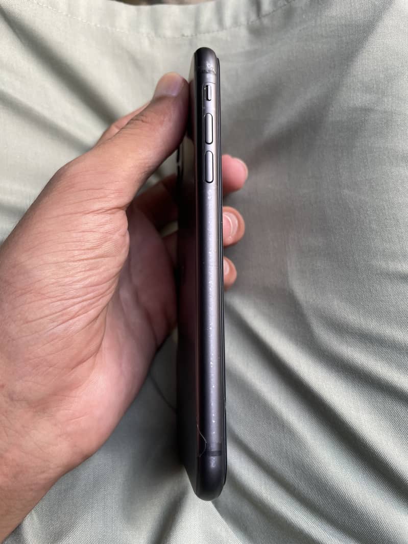 Apple iPhone 11 8