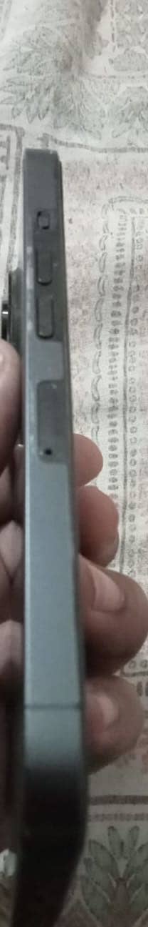 Apple iPhone 13 Pro 2