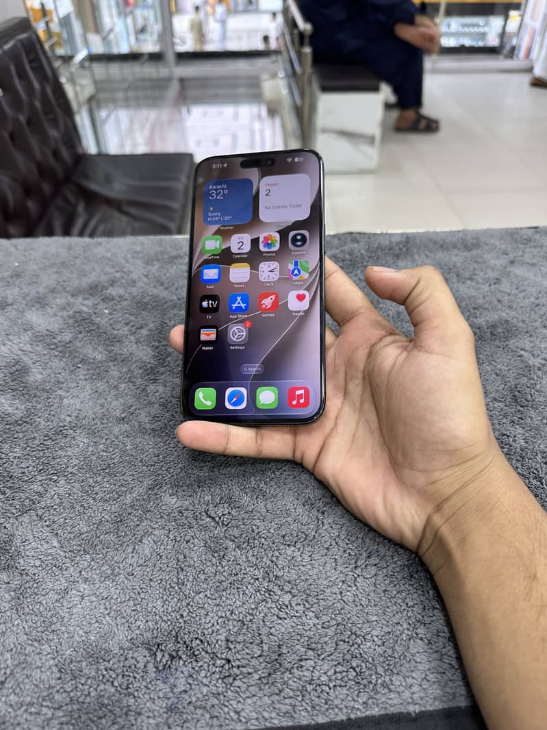 Apple iPhone 15 Pro Max 1