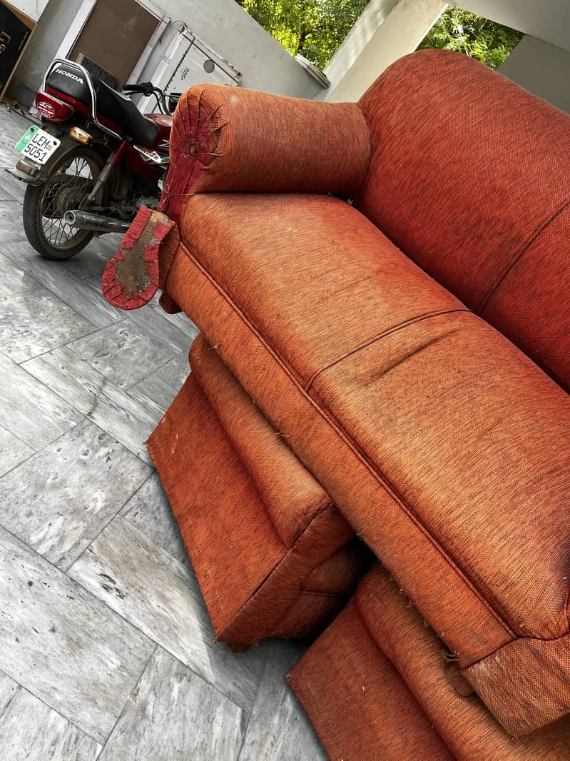 Sofa condition in pics 1